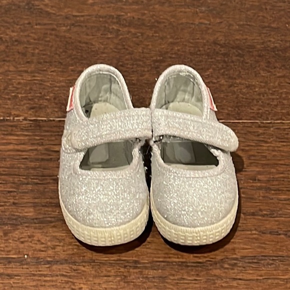 Cienta Silver Mary Jane Baby Shoes Size 5 - Picture 1 of 4